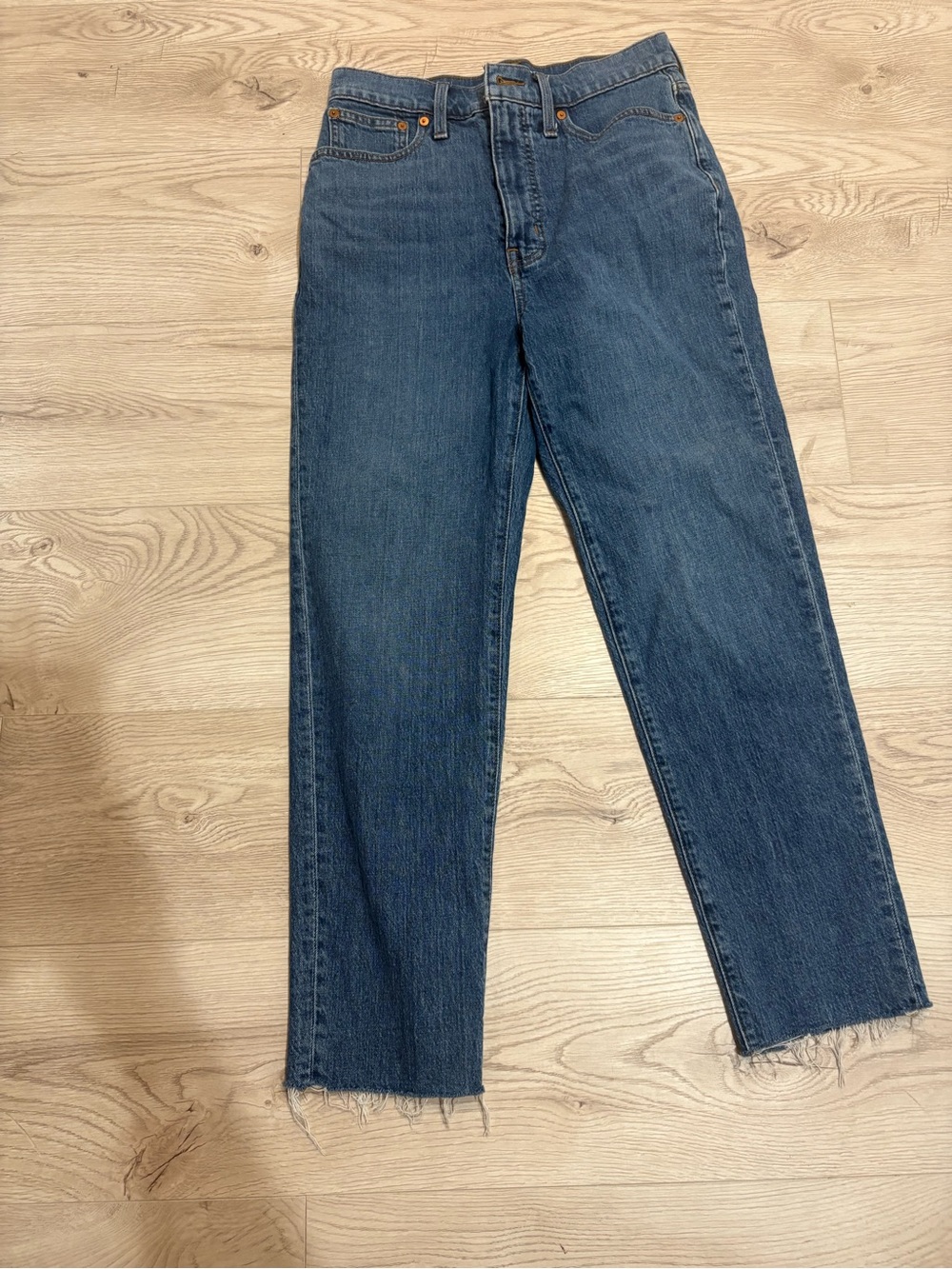 MADEWELL size 27 Straight-Leg Jeans in medium Blue Wash raw edge EUC